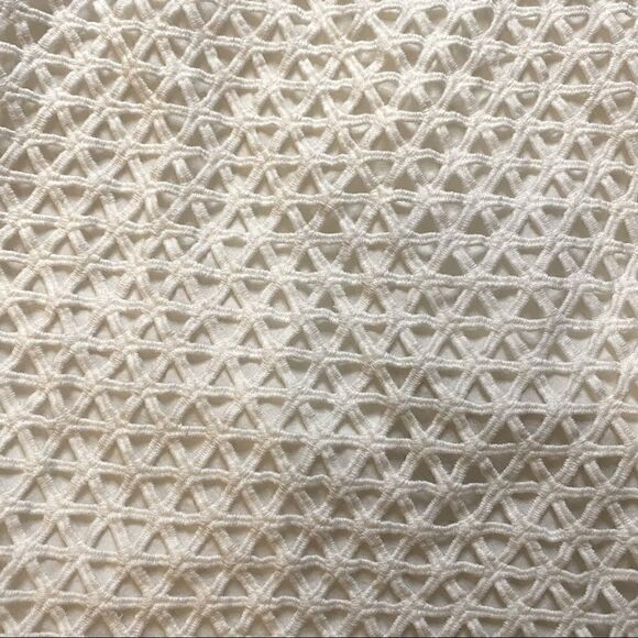 Lace Overlay Halter Tank (S) - Picture 5 of 9